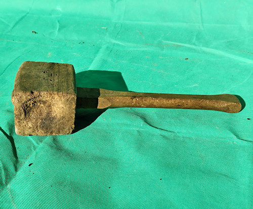 Wooden mallet square head - square,